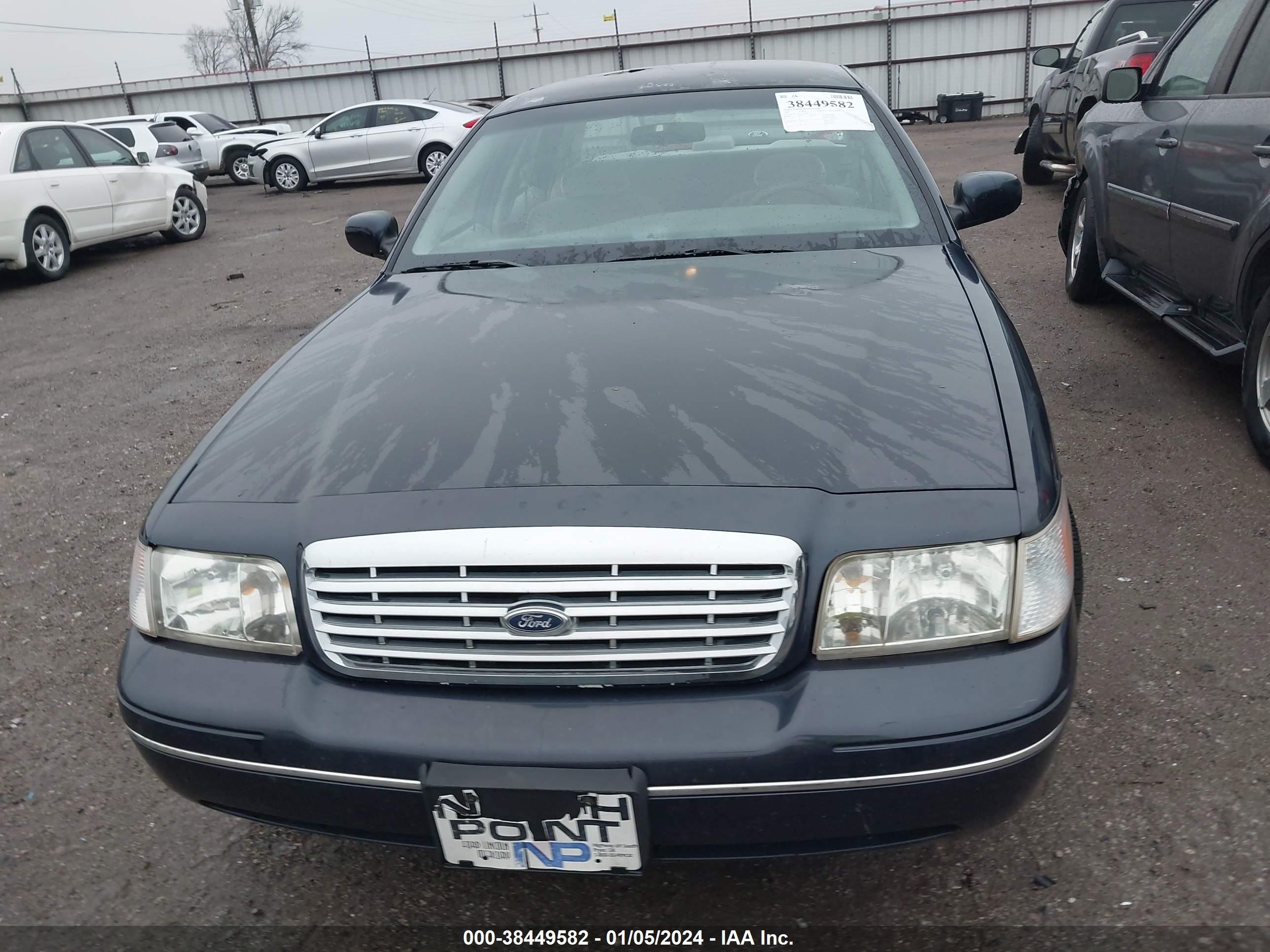 Photo 11 VIN: 2FAFP73W12X139286 - FORD CROWN VICTORIA 