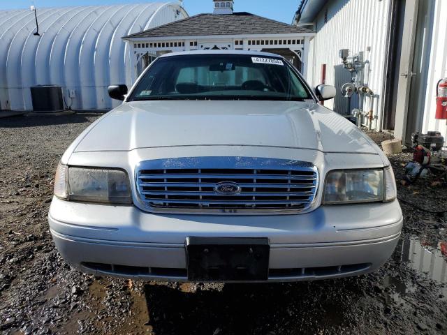 Photo 4 VIN: 2FAFP73W1YX213735 - FORD CROWN VIC 