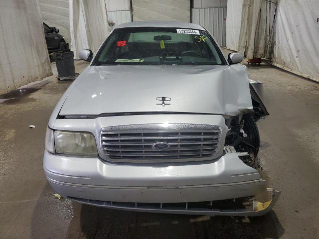 Photo 4 VIN: 2FAFP73W31X150031 - FORD CROWN VIC 