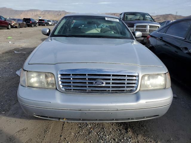 Photo 4 VIN: 2FAFP73W3YX211498 - FORD CROWN VIC 