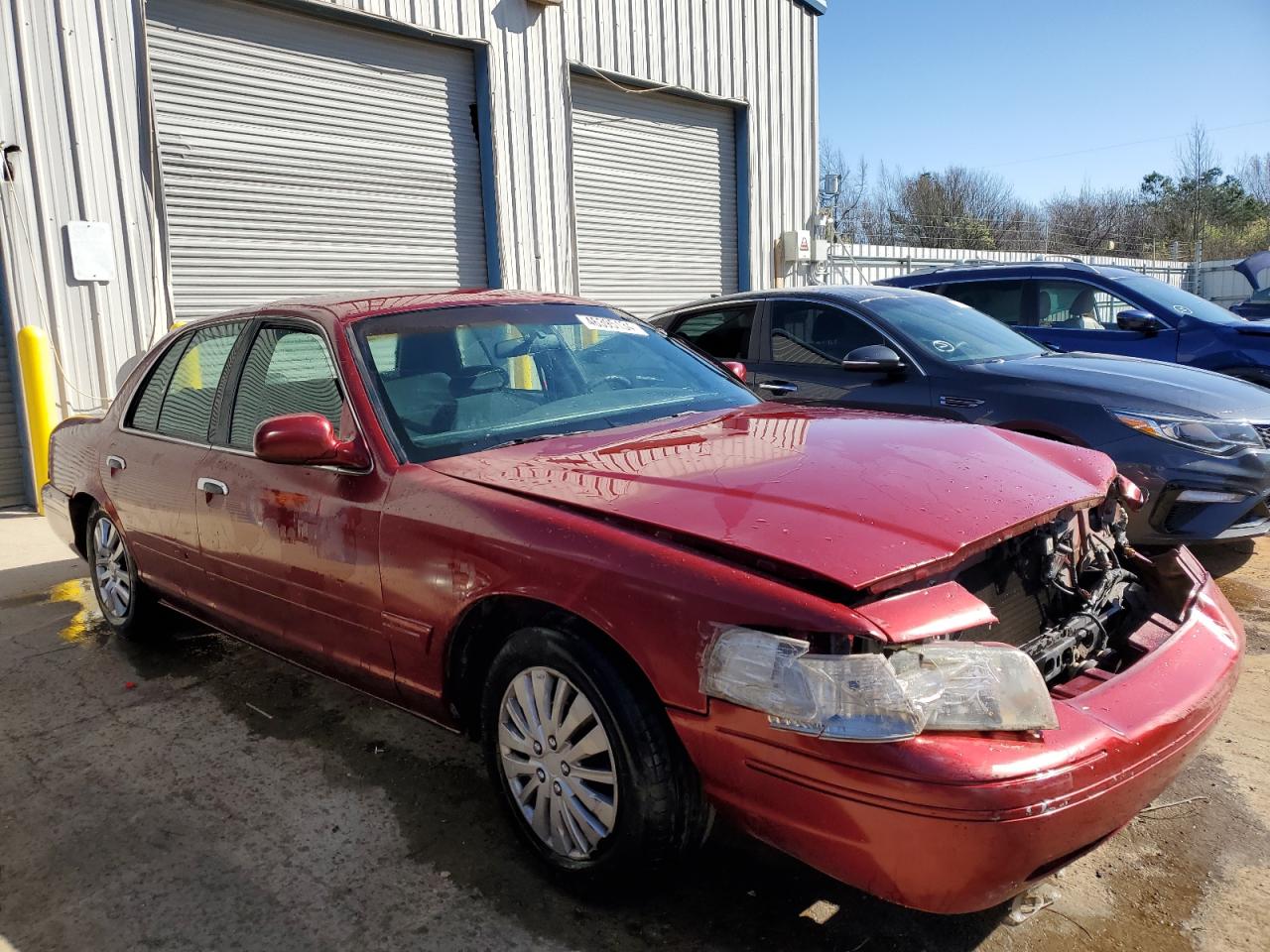 Photo 3 VIN: 2FAFP73W6YX136036 - FORD CROWN VICTORIA 