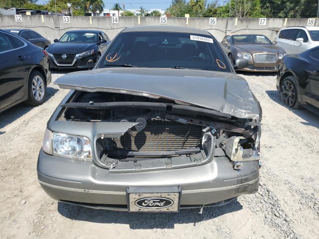 Photo 4 VIN: 2FAFP73W73X153940 - FORD CROWN VIC 