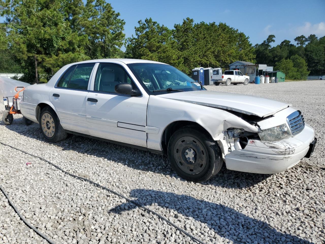 Photo 3 VIN: 2FAFP73W74X140042 - FORD CROWN VICTORIA 