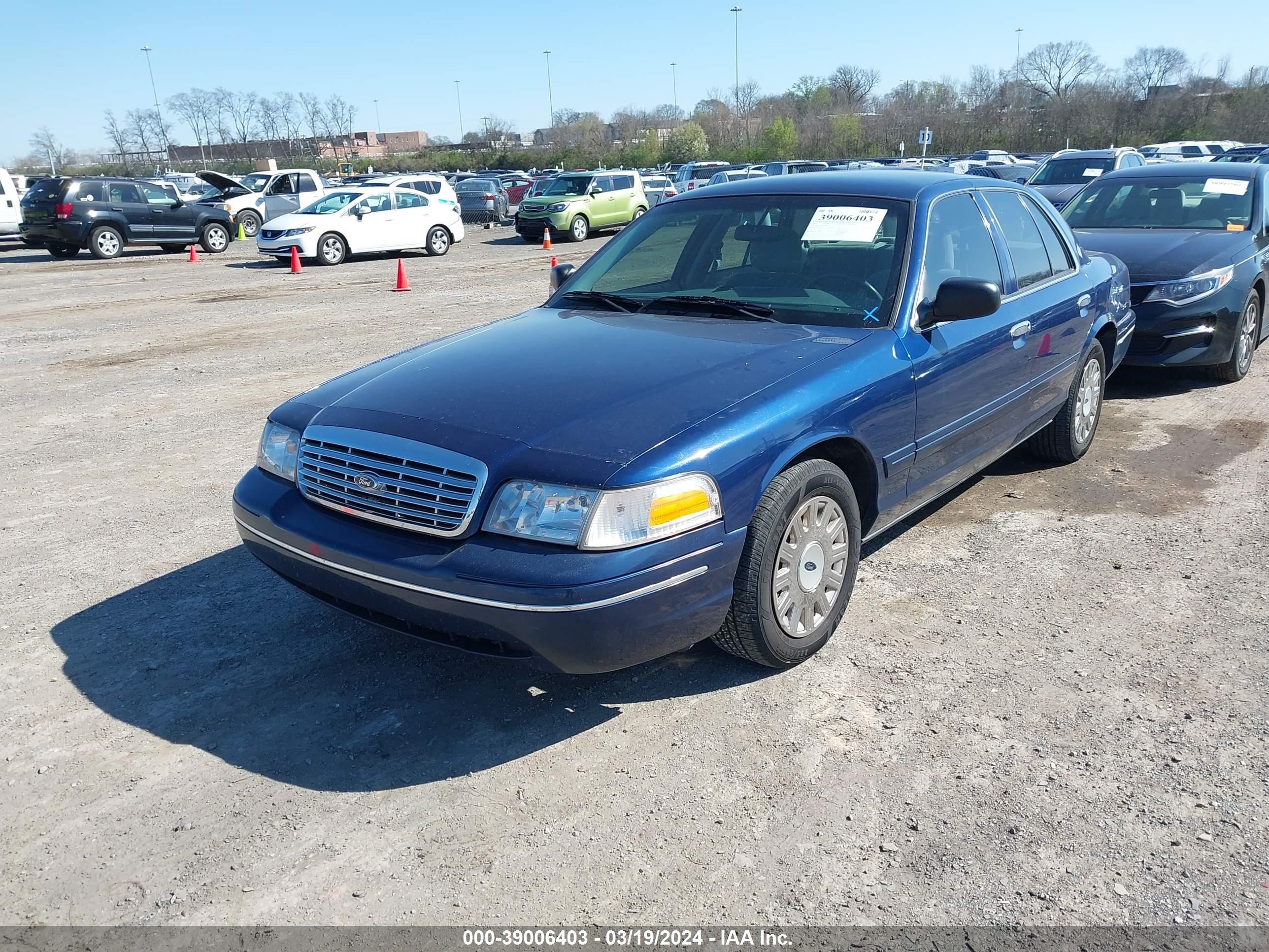 Photo 1 VIN: 2FAFP73WX3X178900 - FORD CROWN VICTORIA 