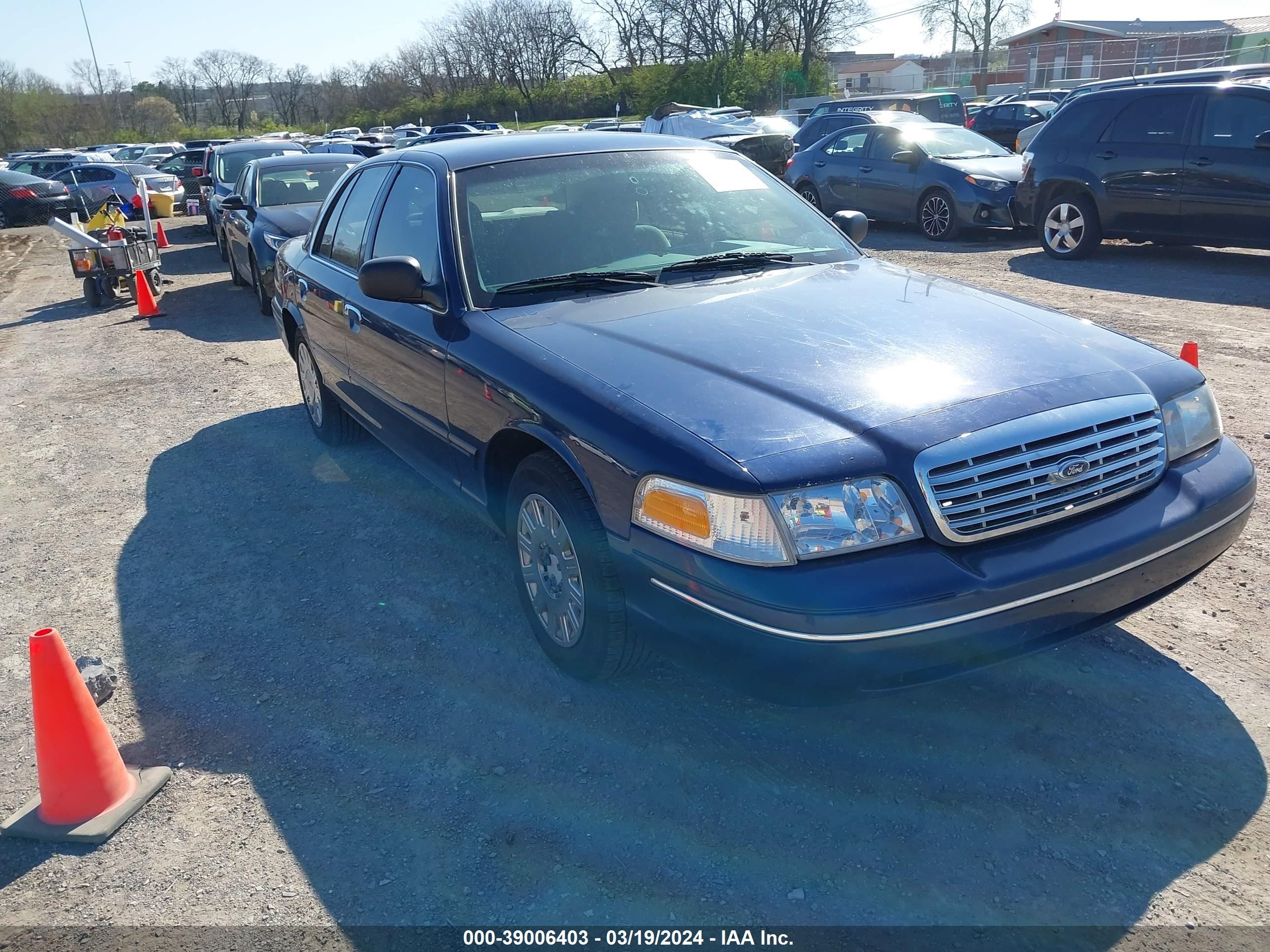 Photo 5 VIN: 2FAFP73WX3X178900 - FORD CROWN VICTORIA 