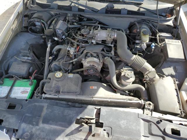 Photo 10 VIN: 2FAFP74W01X140118 - FORD CROWN VIC 