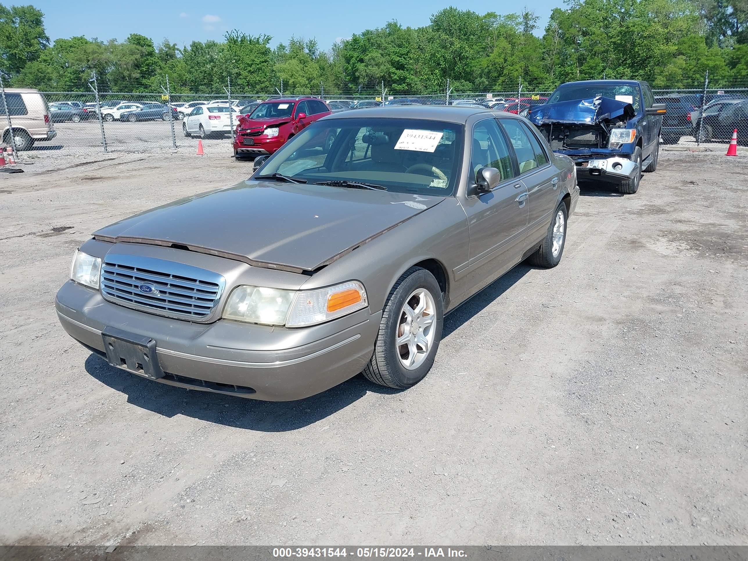 Photo 1 VIN: 2FAFP74W03X130496 - FORD CROWN VICTORIA 