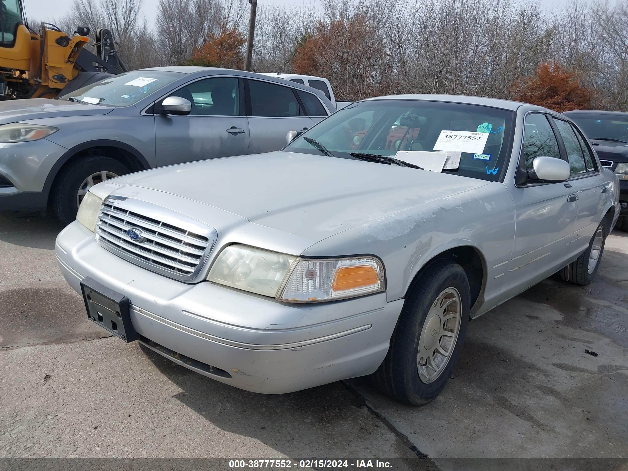 Photo 1 VIN: 2FAFP74W11X103367 - FORD CROWN VICTORIA 