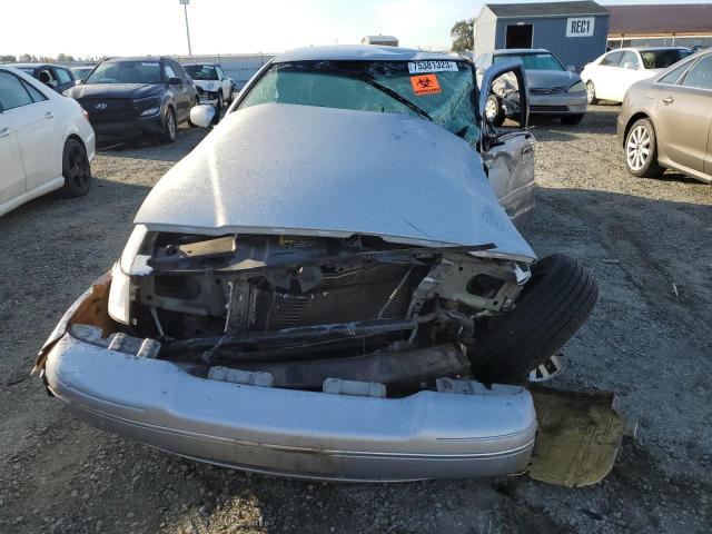 Photo 4 VIN: 2FAFP74W13X130510 - FORD CROWN VIC 