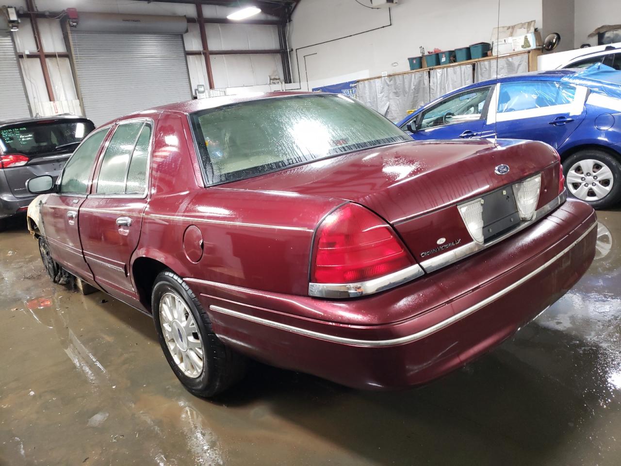 Photo 1 VIN: 2FAFP74W15X101768 - FORD CROWN VICTORIA 