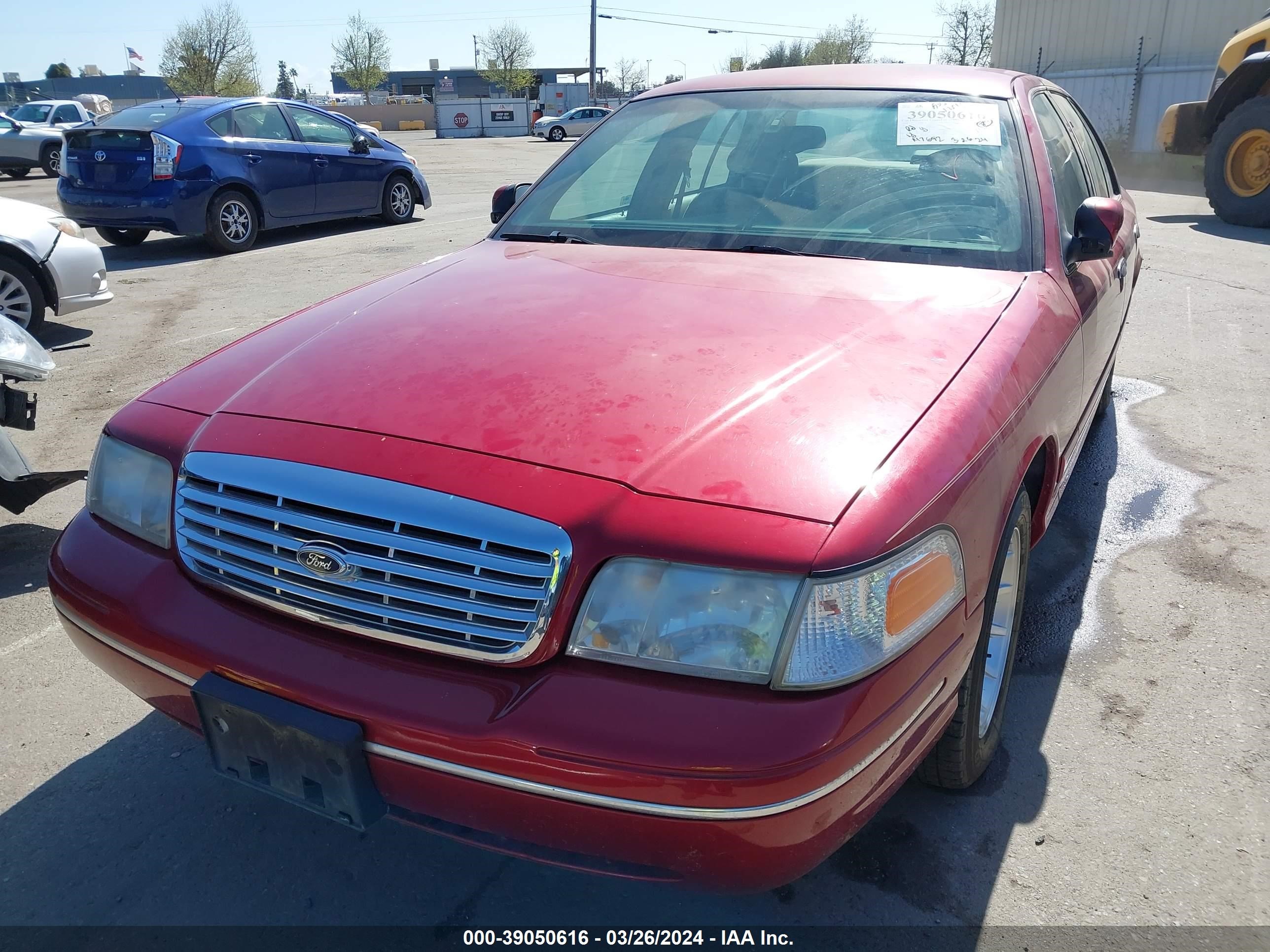 Photo 5 VIN: 2FAFP74W1XX220763 - FORD CROWN VICTORIA 