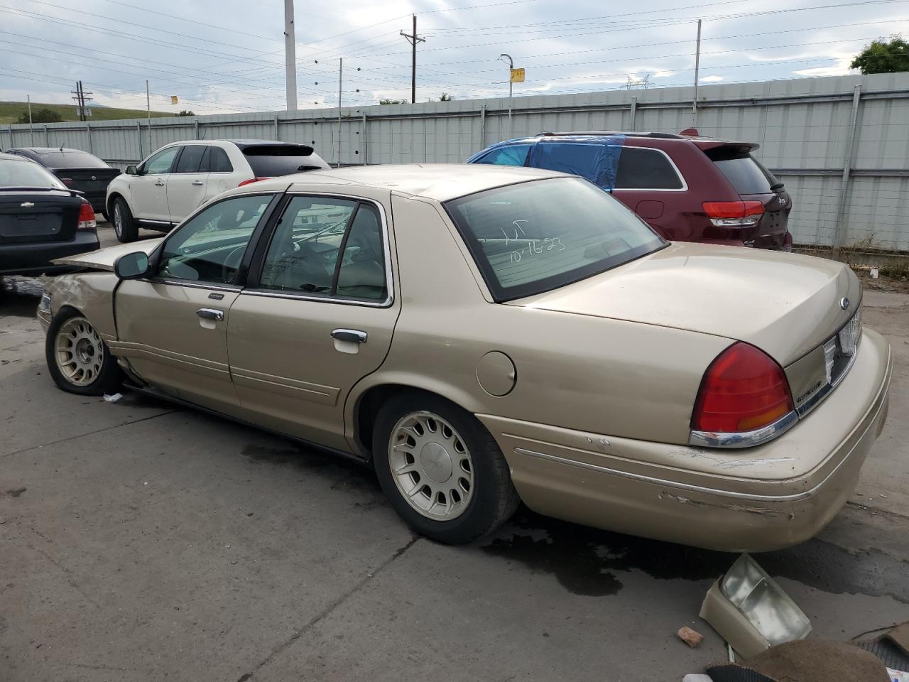 Photo 1 VIN: 2FAFP74W1XX228782 - FORD CROWN VICTORIA 