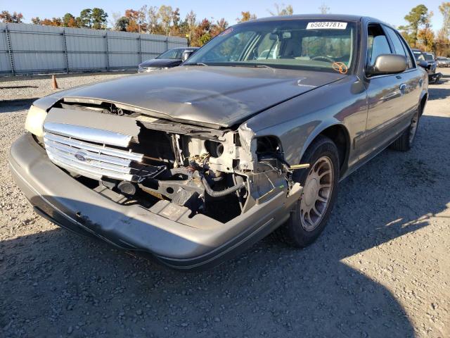 Photo 1 VIN: 2FAFP74W1YX123600 - FORD CROWN VIC 