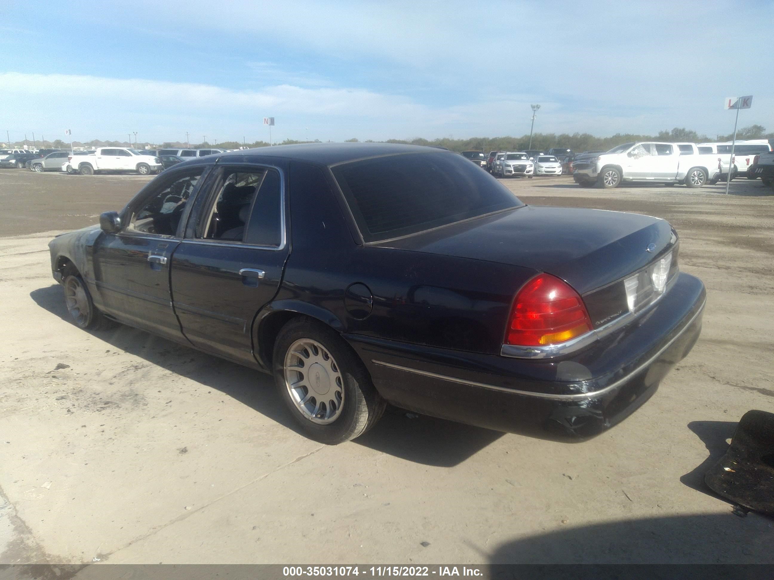 Photo 2 VIN: 2FAFP74W1YX150408 - FORD CROWN VICTORIA 