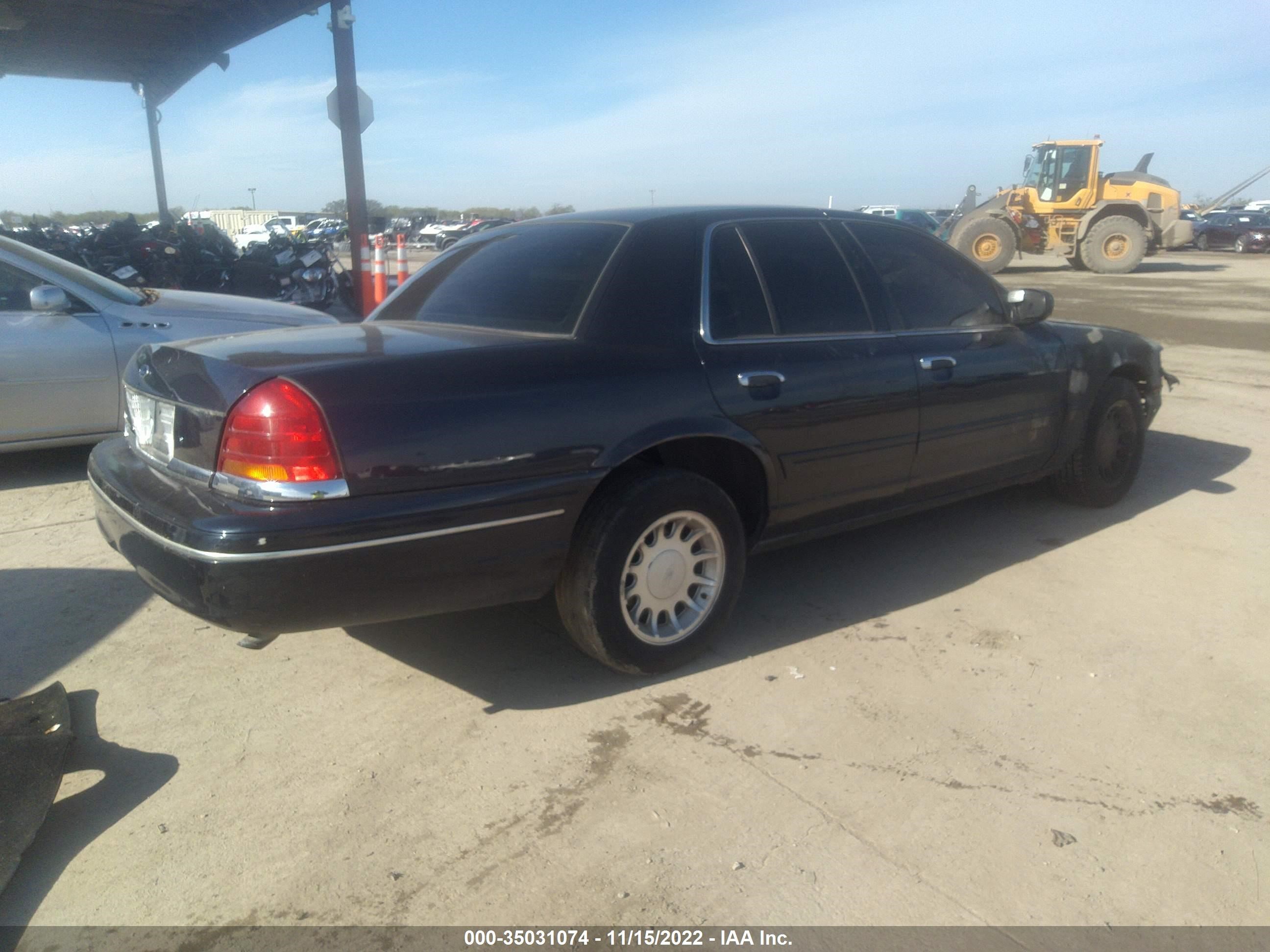 Photo 3 VIN: 2FAFP74W1YX150408 - FORD CROWN VICTORIA 