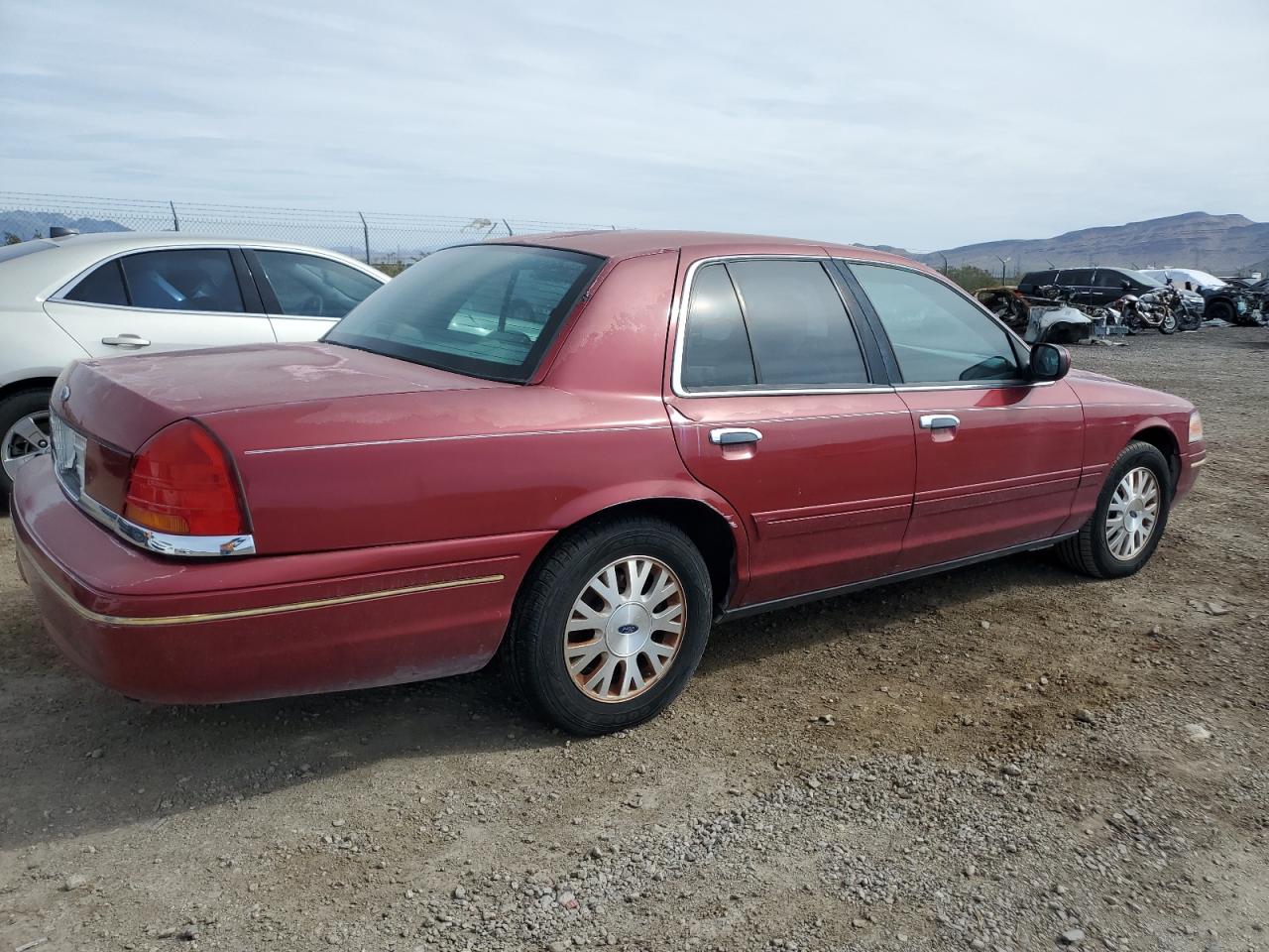 Photo 2 VIN: 2FAFP74W23X145033 - FORD CROWN VICTORIA 