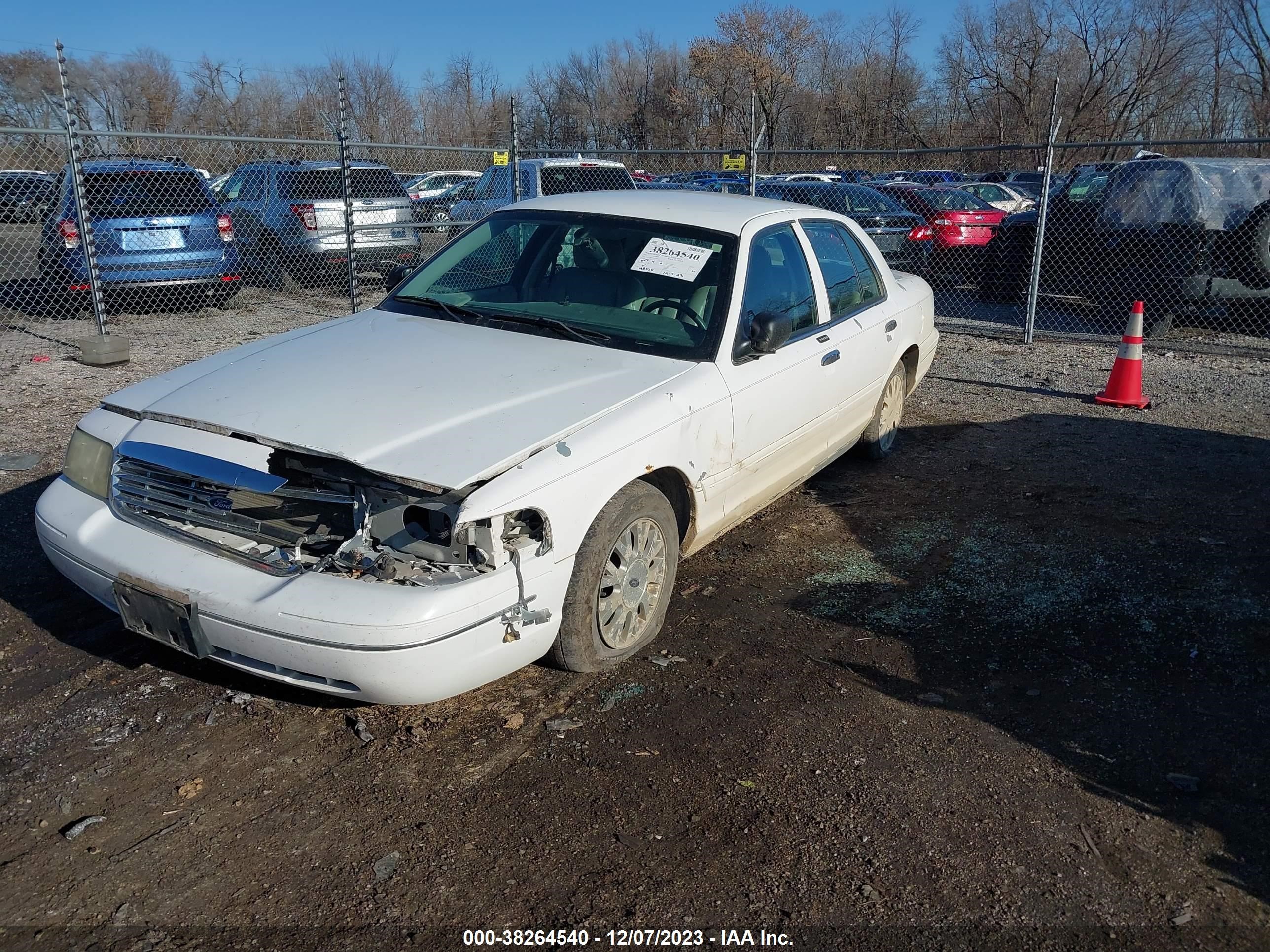 Photo 1 VIN: 2FAFP74W35X169019 - FORD CROWN VICTORIA 