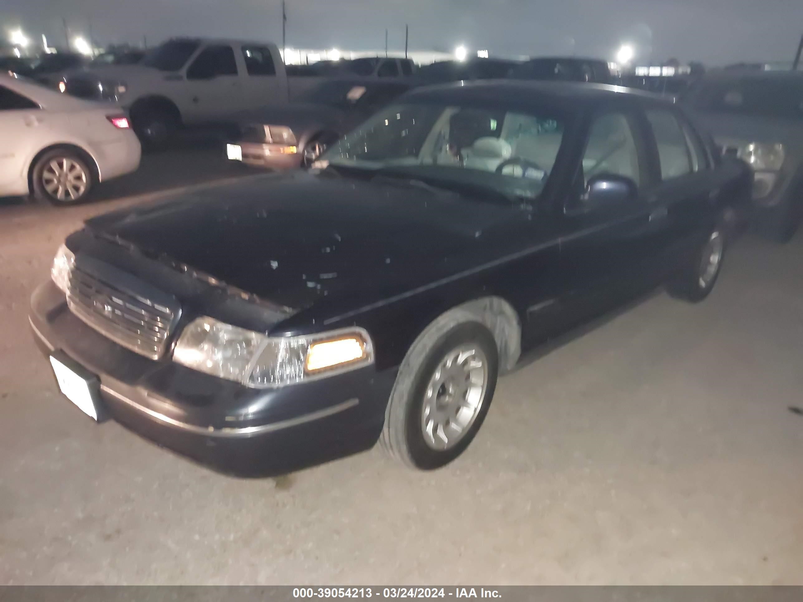 Photo 1 VIN: 2FAFP74W3XX215094 - FORD CROWN VICTORIA 