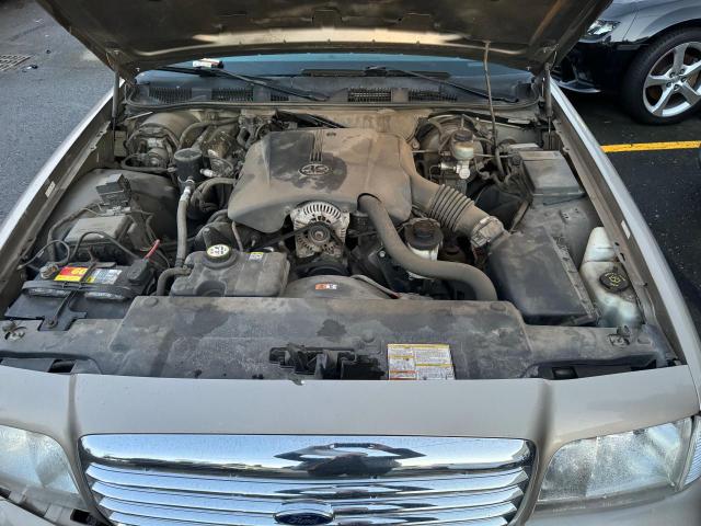 Photo 6 VIN: 2FAFP74W41X162882 - FORD CROWN VIC 