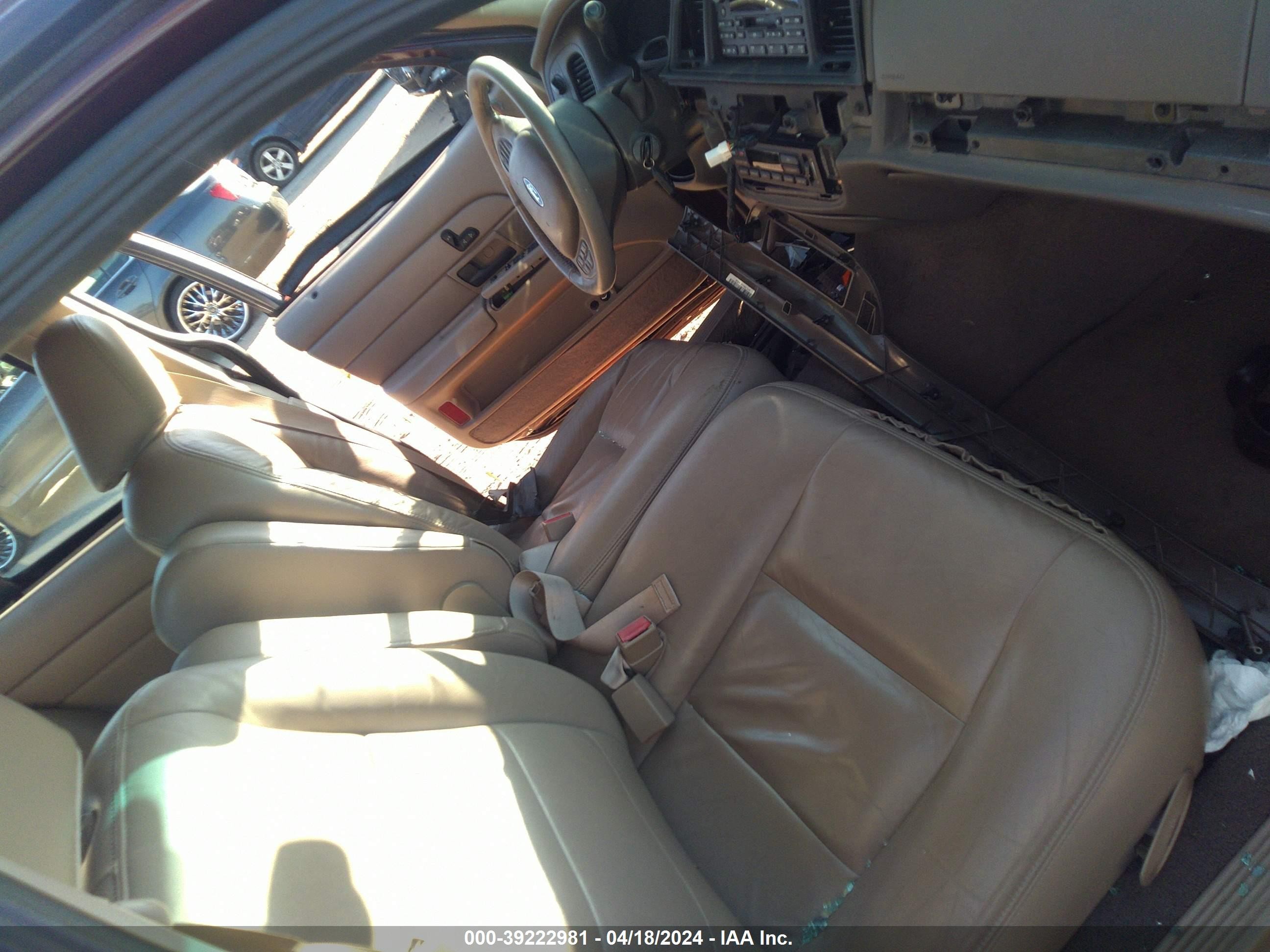 Photo 4 VIN: 2FAFP74W43X158950 - FORD CROWN VICTORIA 