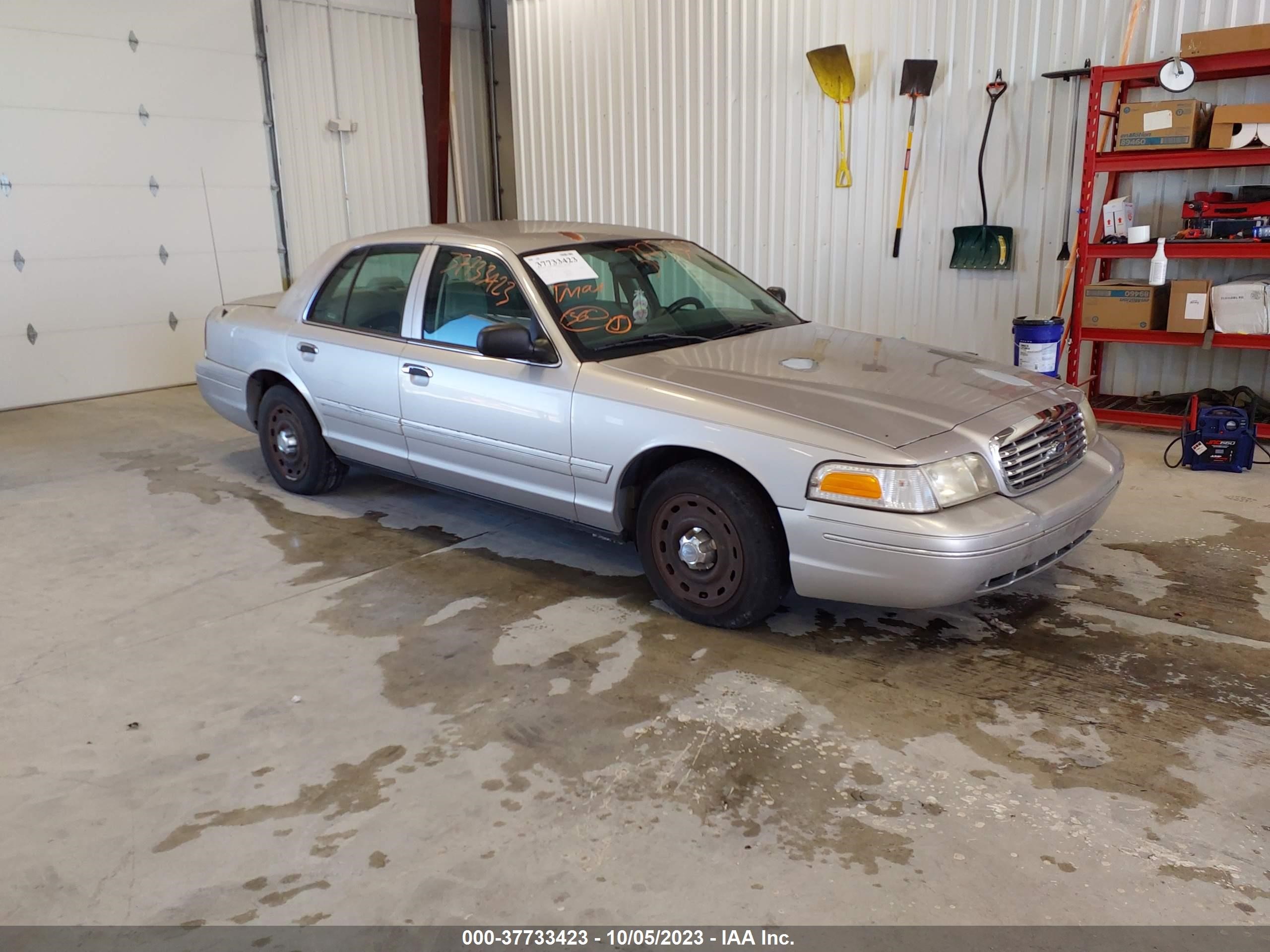 Photo 0 VIN: 2FAFP74W45X157106 - FORD CROWN VICTORIA 