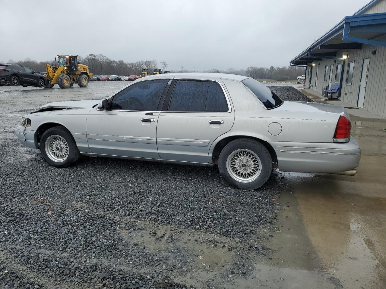 Photo 1 VIN: 2FAFP74W4YX198064 - FORD CROWN VICTORIA 