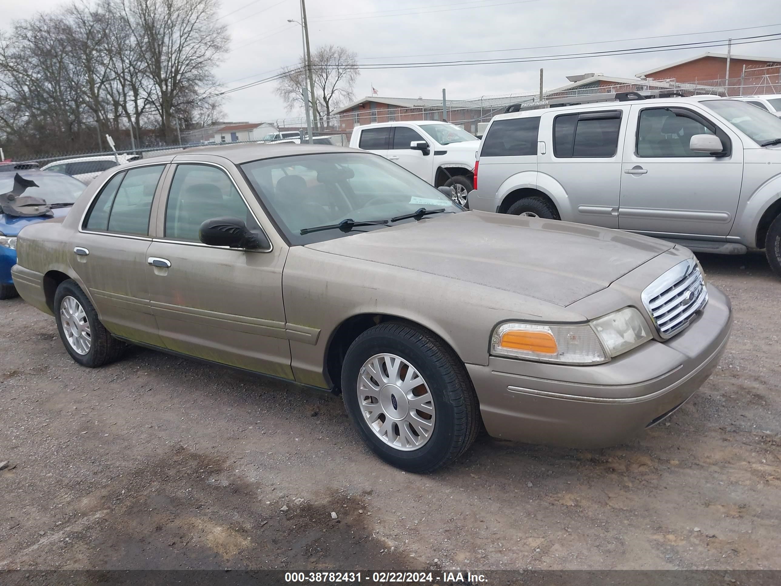 Photo 0 VIN: 2FAFP74W53X218430 - FORD CROWN VICTORIA 