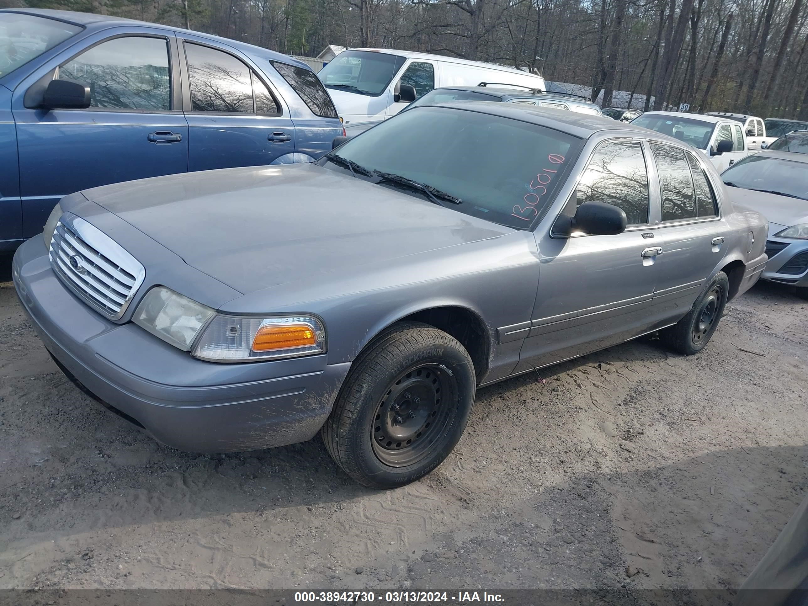 Photo 1 VIN: 2FAFP74W56X130501 - FORD CROWN VICTORIA 