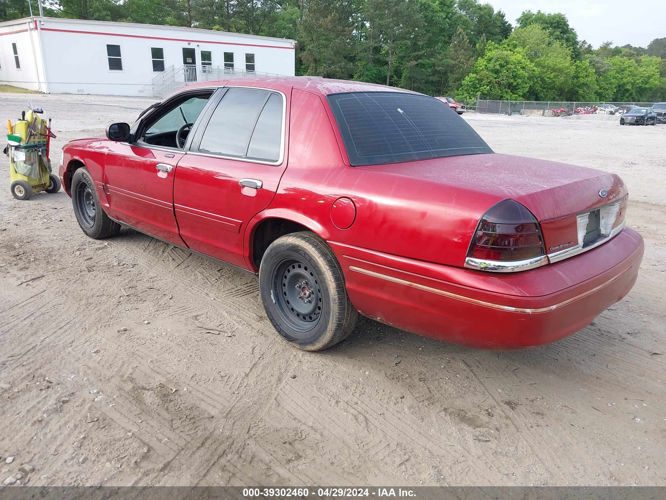 Photo 2 VIN: 2FAFP74W61X151852 - FORD CROWN VICTORIA 