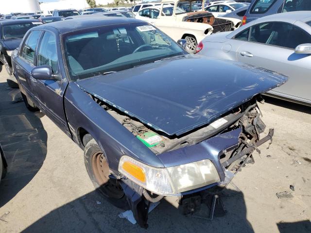 Photo 3 VIN: 2FAFP74W6WX135951 - FORD CROWN VIC 