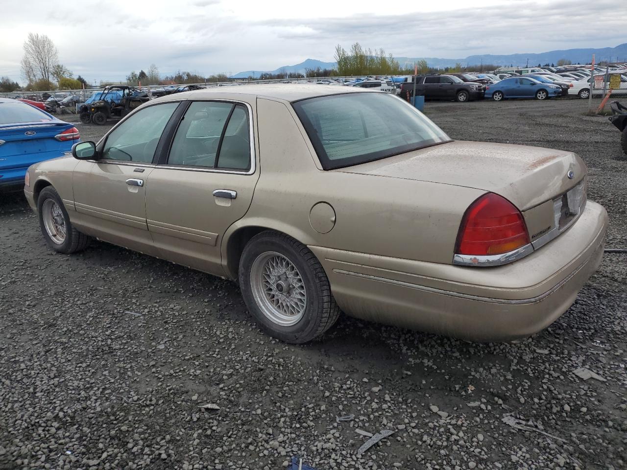 Photo 1 VIN: 2FAFP74W6XX101459 - FORD CROWN VICTORIA 