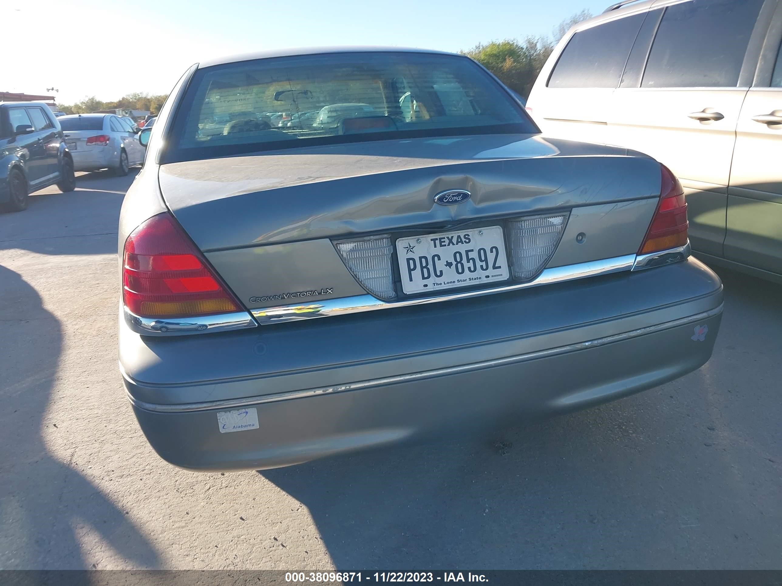 Photo 2 VIN: 2FAFP74W6XX221097 - FORD CROWN VICTORIA 