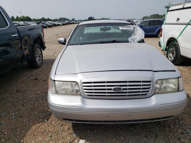 Photo 4 VIN: 2FAFP74W72X139520 - FORD CROWN VIC 