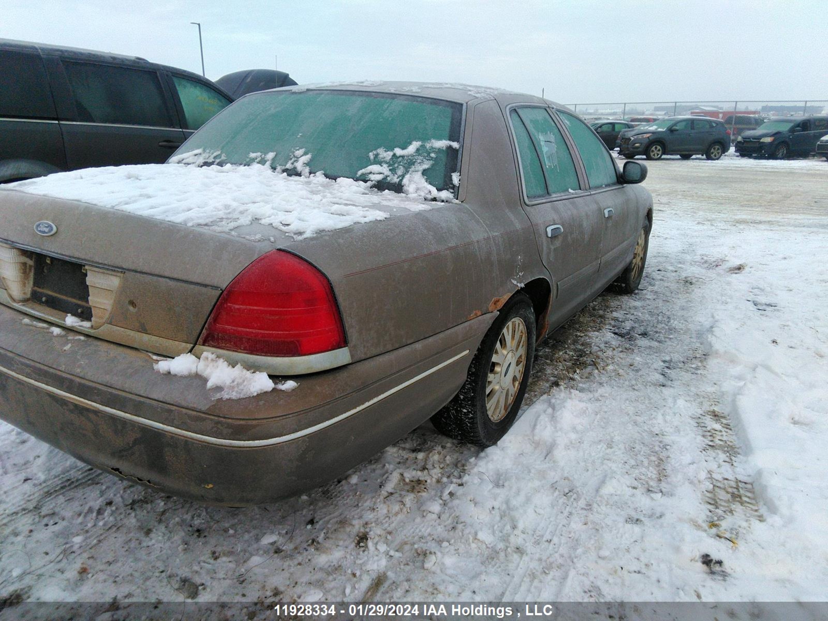 Photo 3 VIN: 2FAFP74W84X174246 - FORD CROWN VICTORIA 