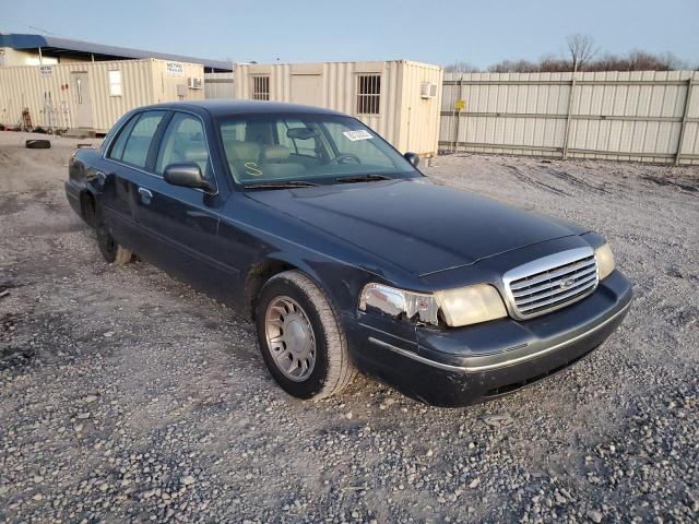 Photo 3 VIN: 2FAFP74W8WX135420 - FORD CROWN VIC 