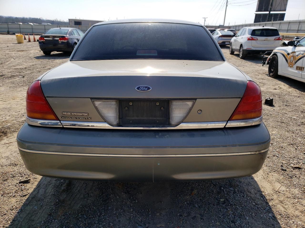 Photo 5 VIN: 2FAFP74W91X117503 - FORD CROWN VICTORIA 