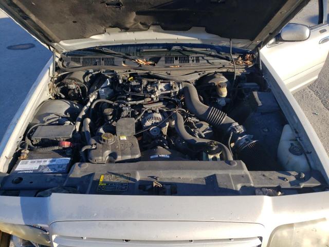 Photo 10 VIN: 2FAFP74WX3X164347 - FORD CROWN VIC 