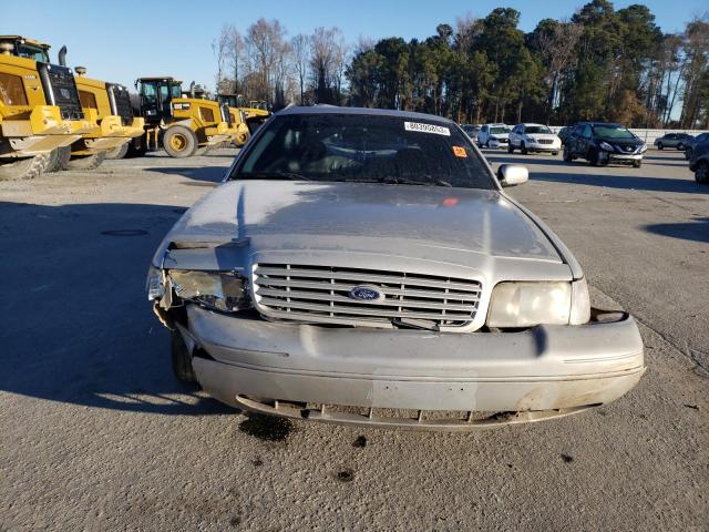 Photo 4 VIN: 2FAFP74WX3X164347 - FORD CROWN VIC 