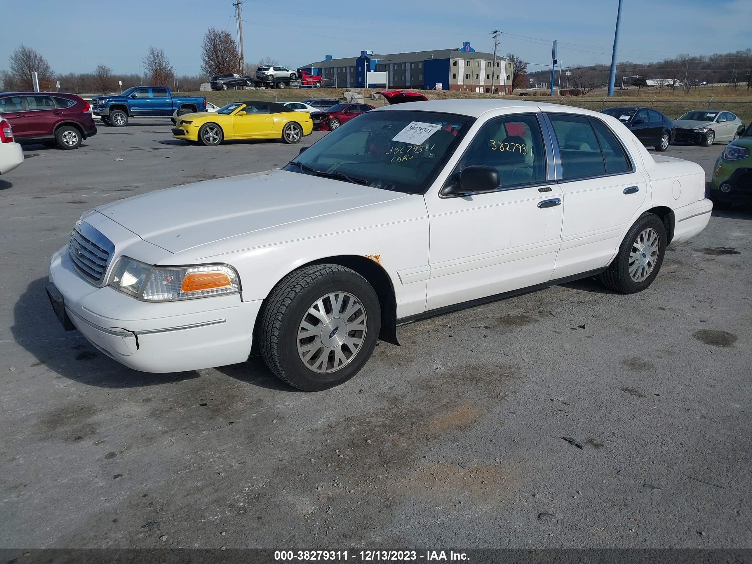 Photo 1 VIN: 2FAFP74WX5X144473 - FORD CROWN VICTORIA 