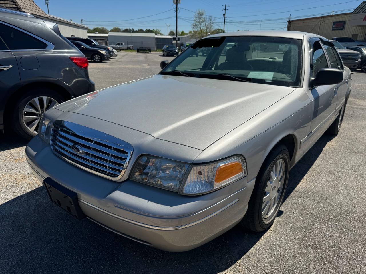 Photo 1 VIN: 2FAFP74WX5X159605 - FORD CROWN VICTORIA 