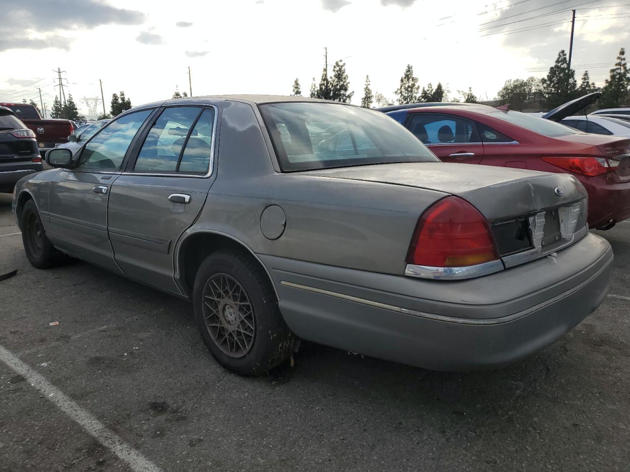 Photo 1 VIN: 2FAFP74WXXX114635 - FORD CROWN VICTORIA 