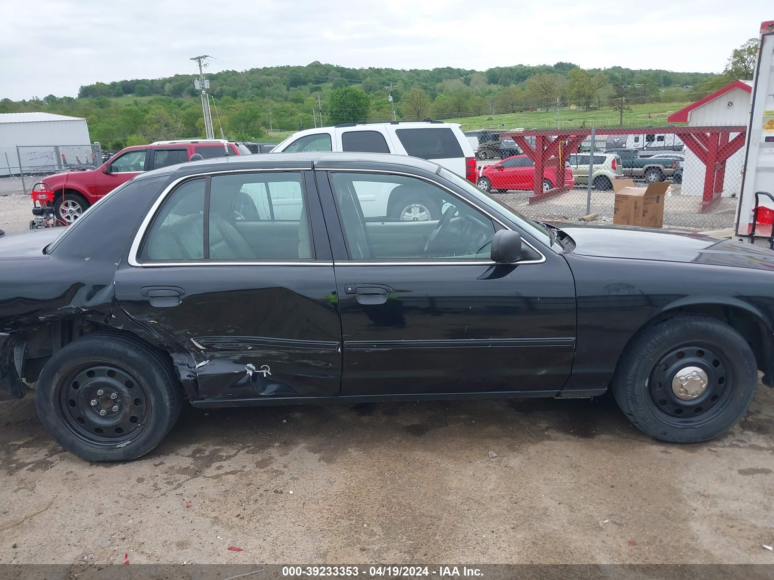 Photo 12 VIN: 2FAHP71V19X139091 - FORD CROWN VICTORIA 