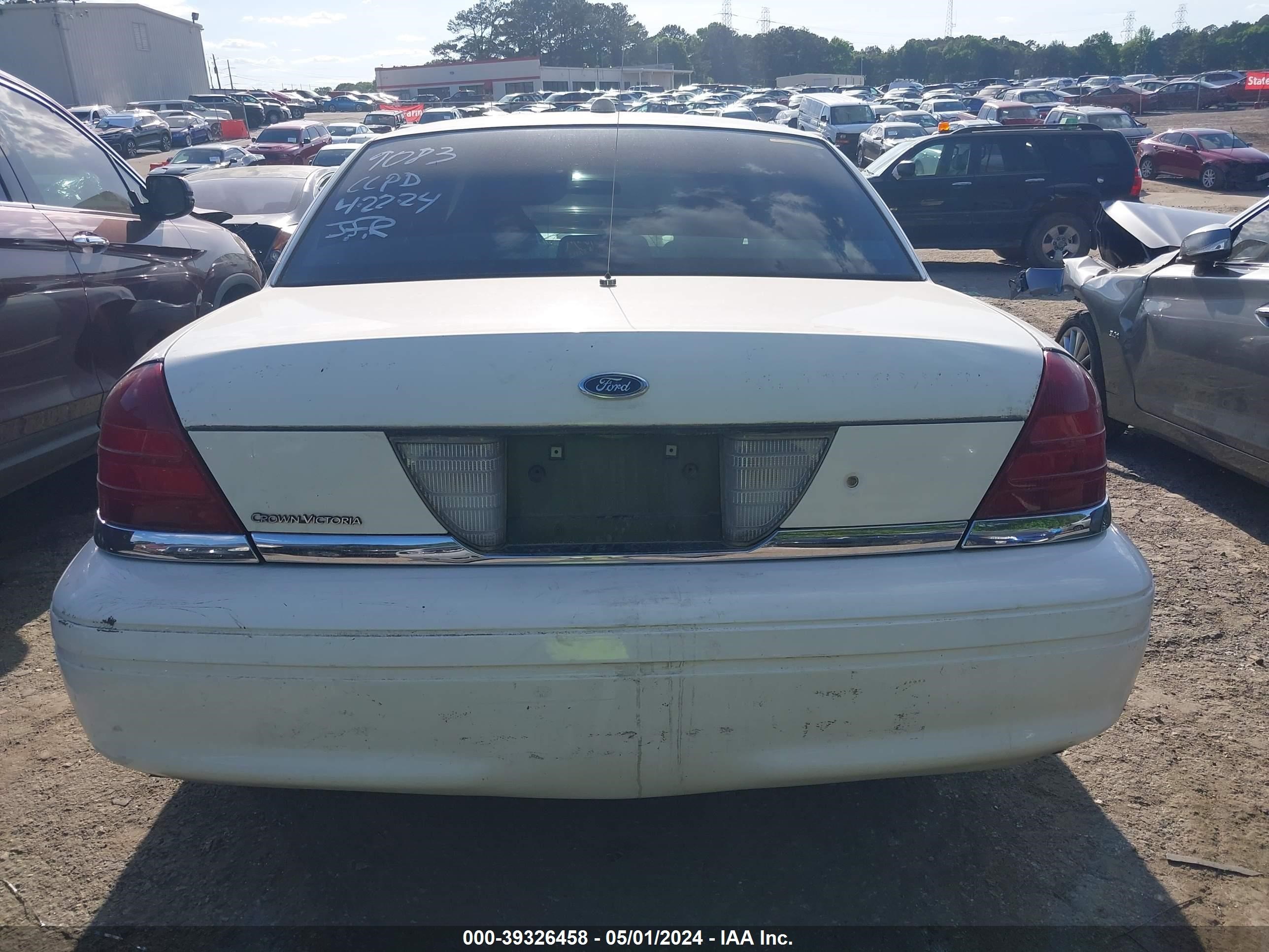 Photo 14 VIN: 2FAHP71V29X139083 - FORD CROWN VICTORIA 