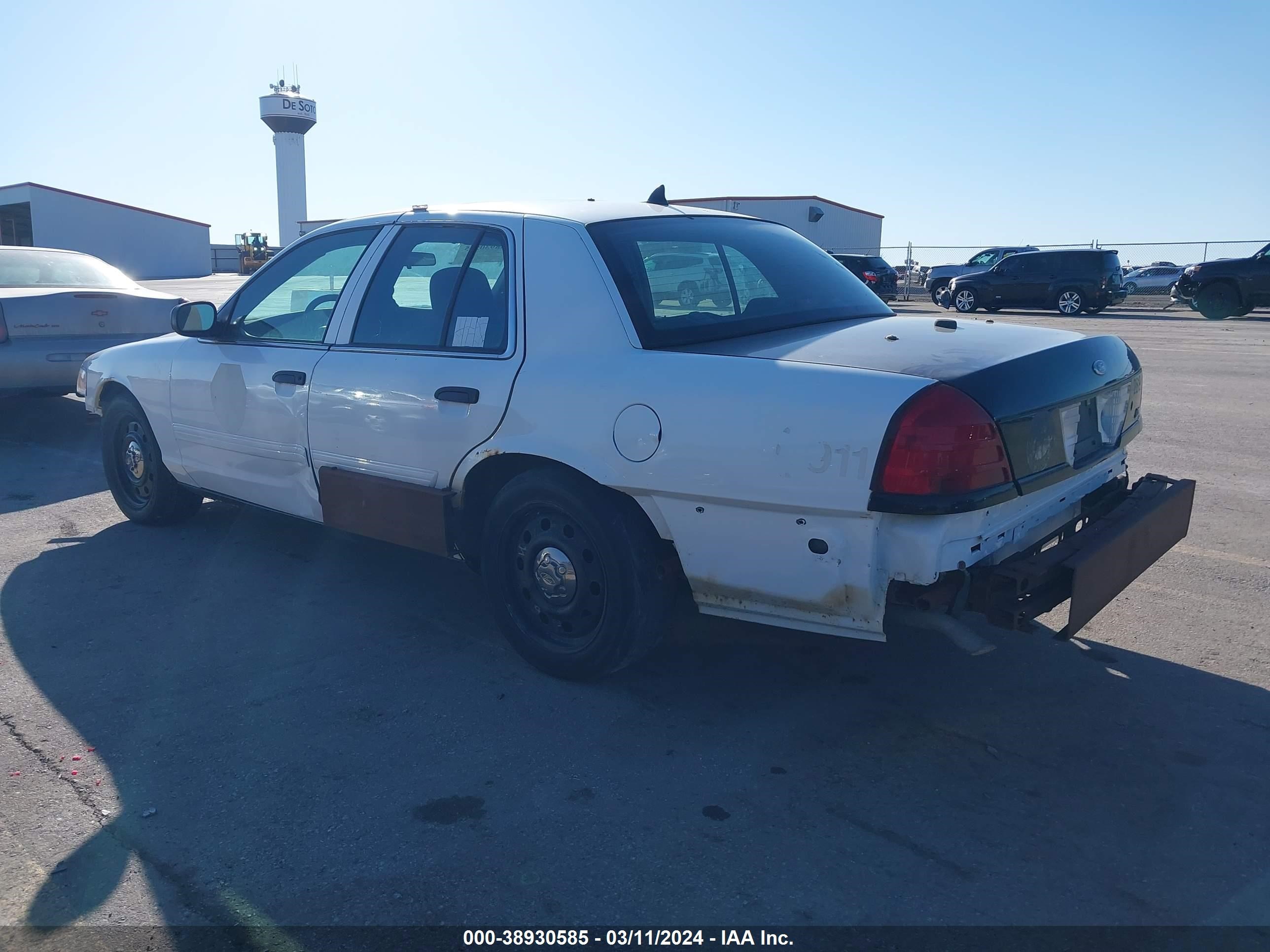 Photo 2 VIN: 2FAHP71V29X148298 - FORD CROWN VICTORIA 