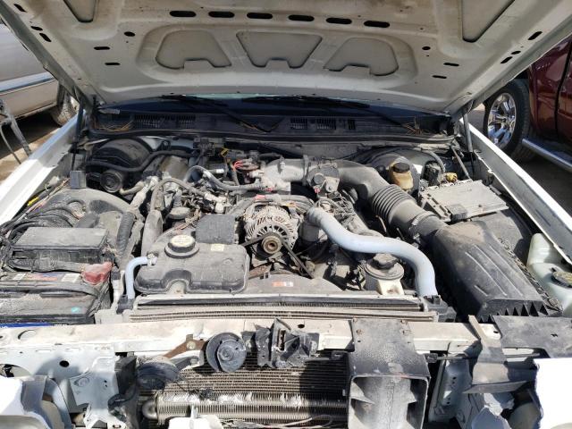 Photo 10 VIN: 2FAHP71V38X150012 - FORD CROWN VIC 