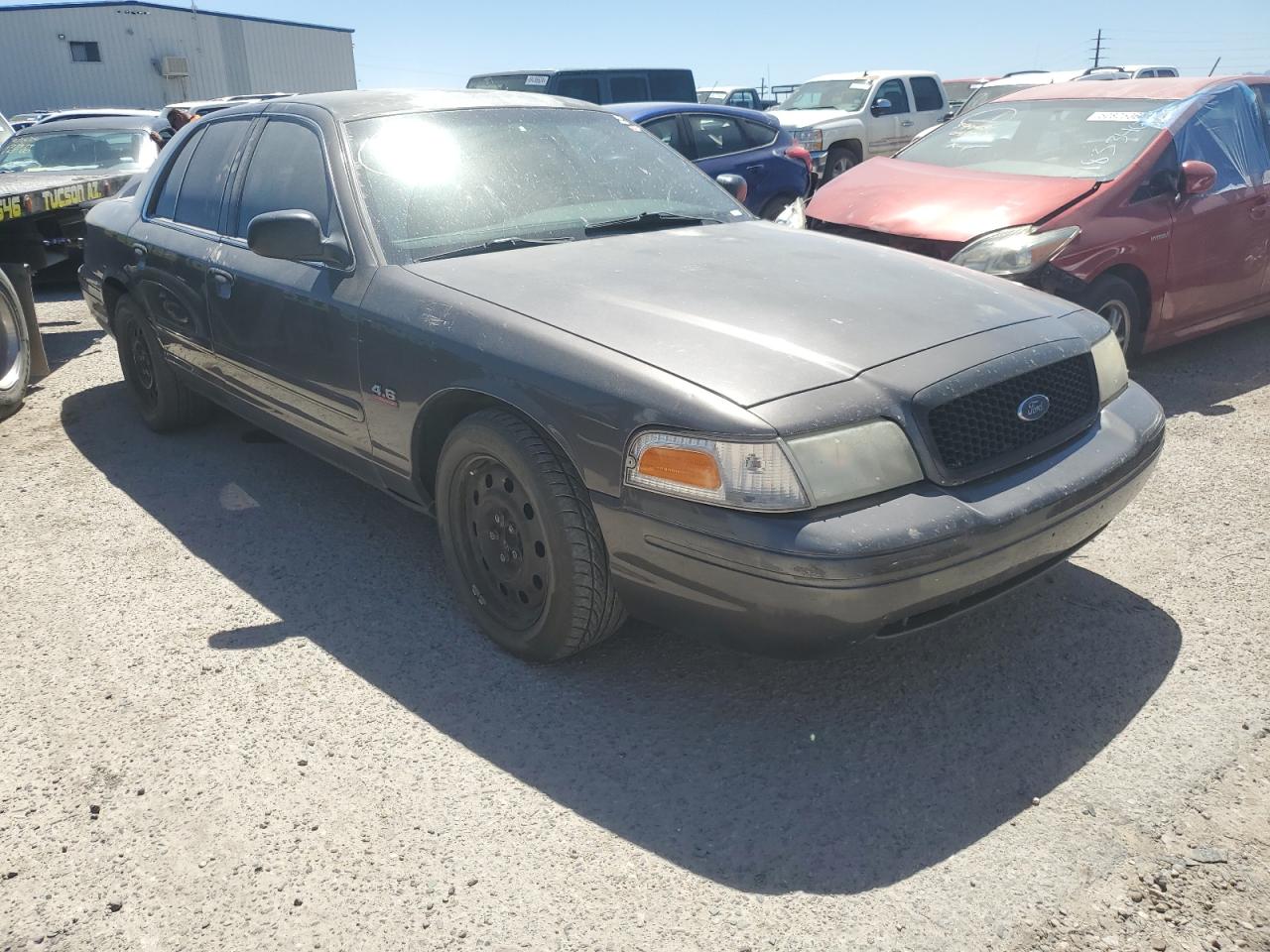 Photo 3 VIN: 2FAHP71V38X150401 - FORD CROWN VICTORIA 