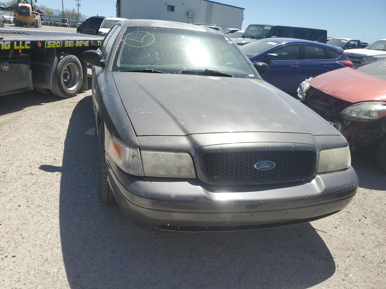 Photo 4 VIN: 2FAHP71V38X150401 - FORD CROWN VICTORIA 