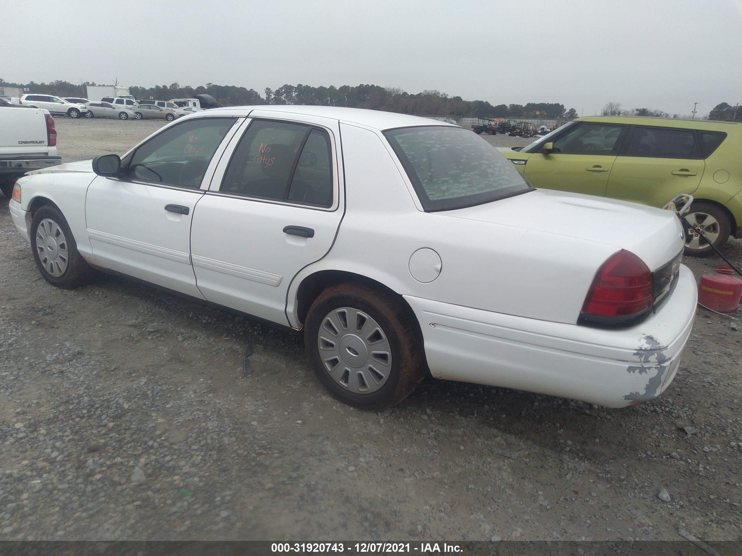 Photo 2 VIN: 2FAHP71V39X112524 - FORD CROWN VICTORIA 