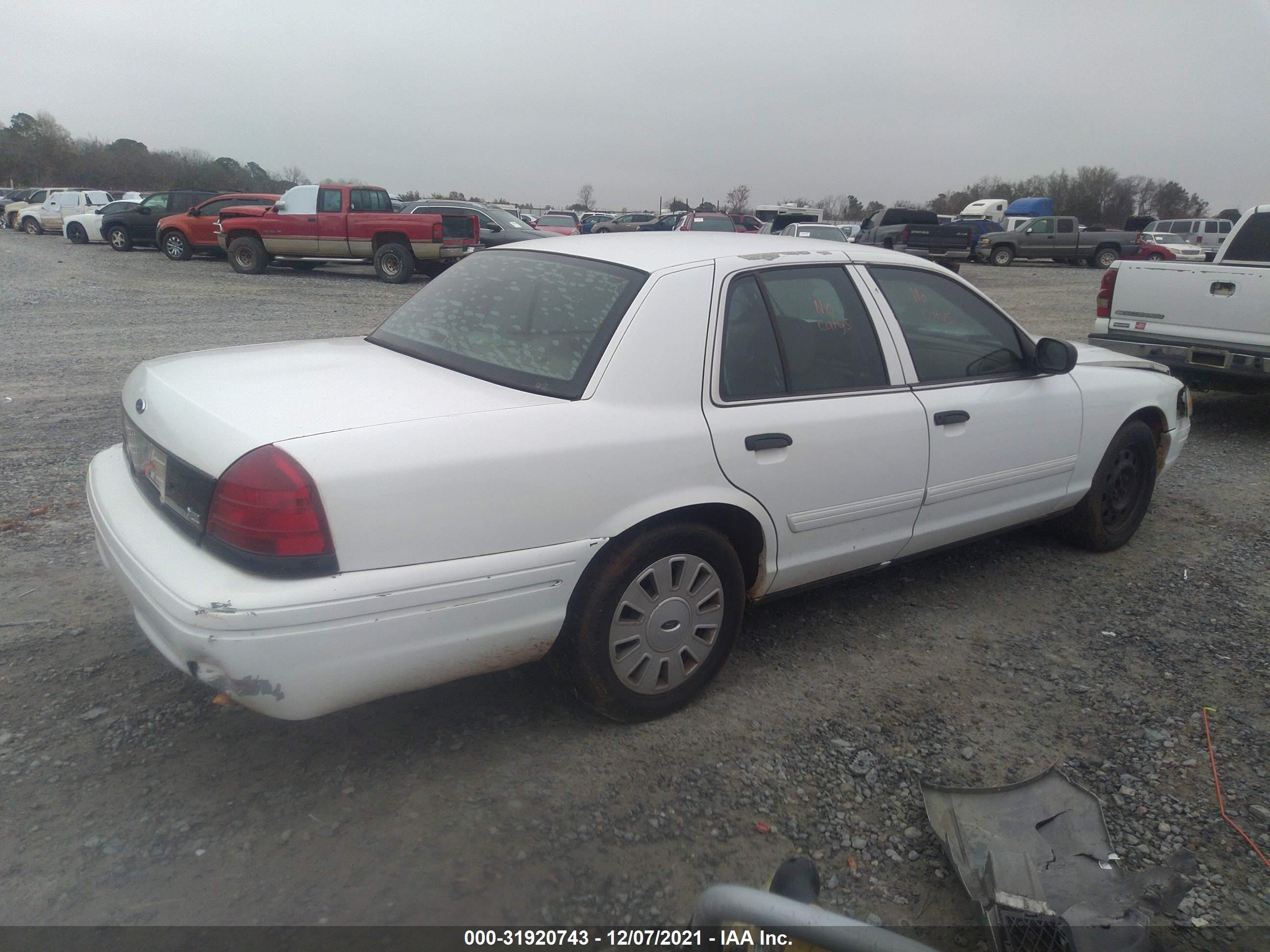 Photo 3 VIN: 2FAHP71V39X112524 - FORD CROWN VICTORIA 