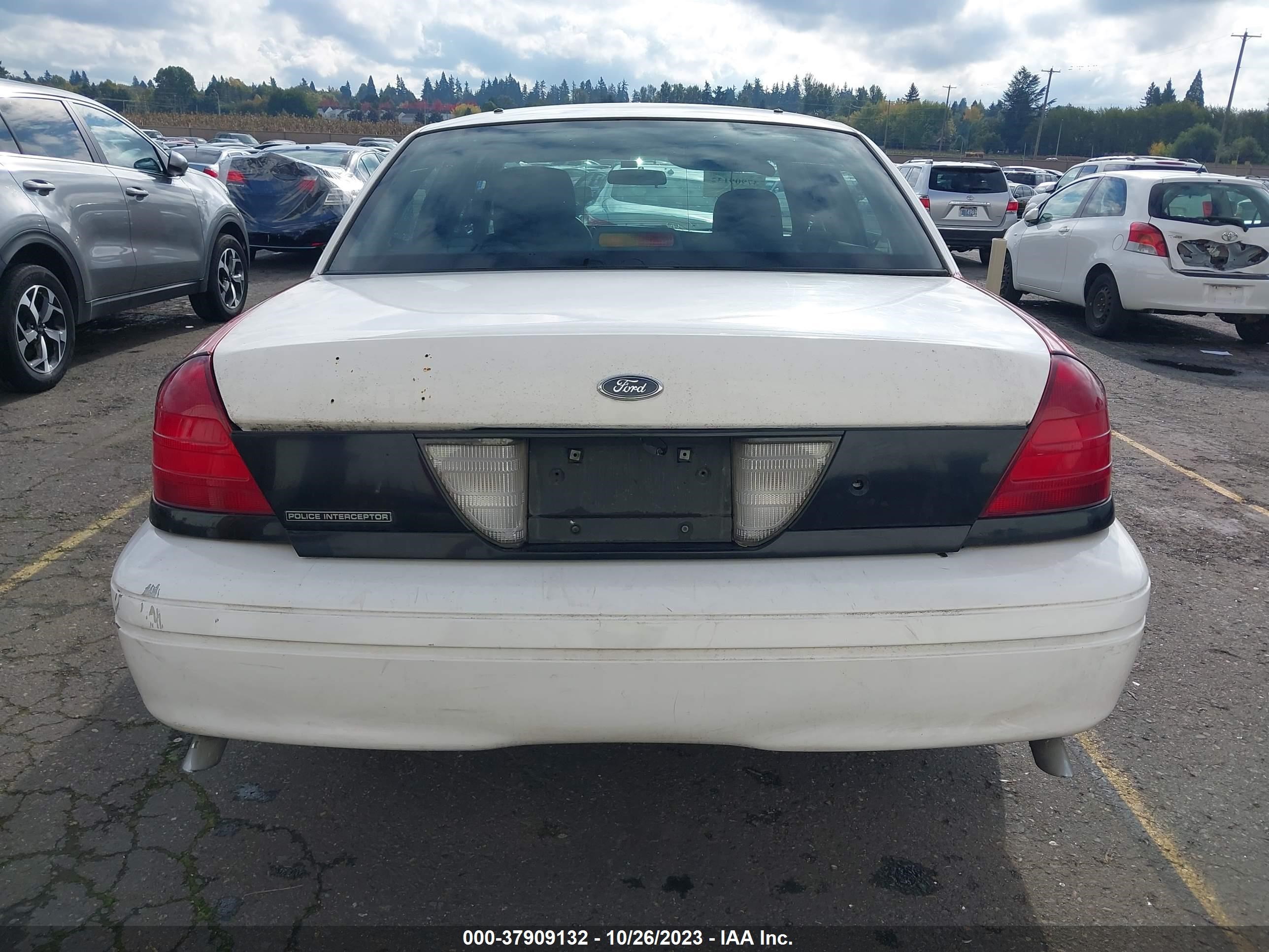 Photo 15 VIN: 2FAHP71V39X145281 - FORD CROWN VICTORIA 